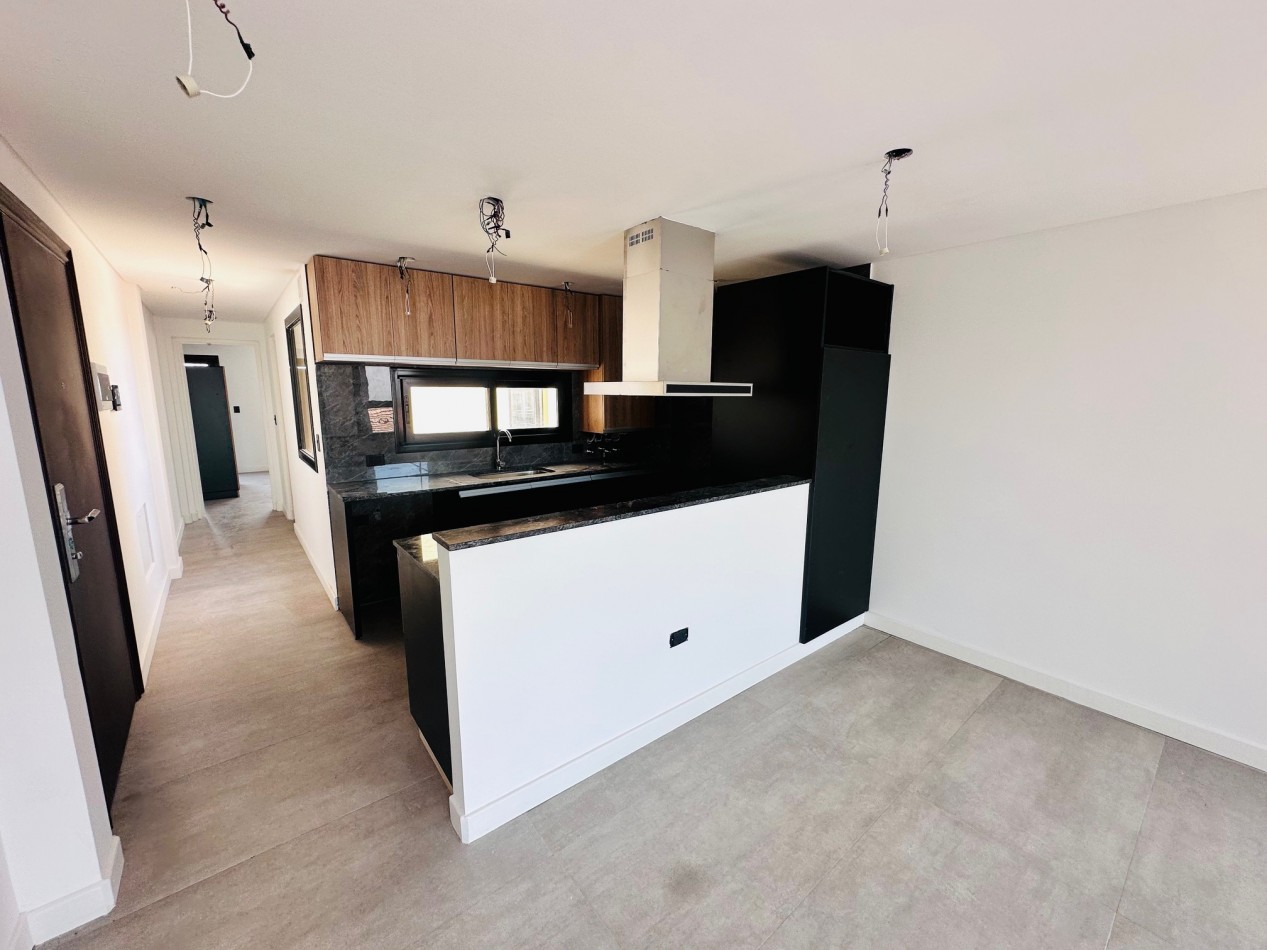 Semipiso al frente a estrenar con cochera zona Guemes