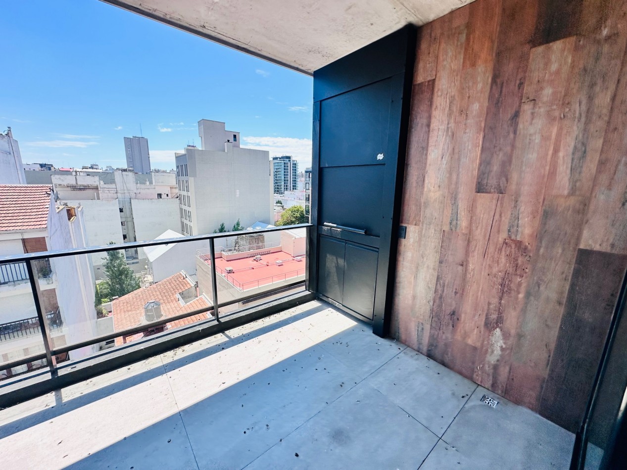 Semipiso al frente a estrenar con cochera zona Guemes