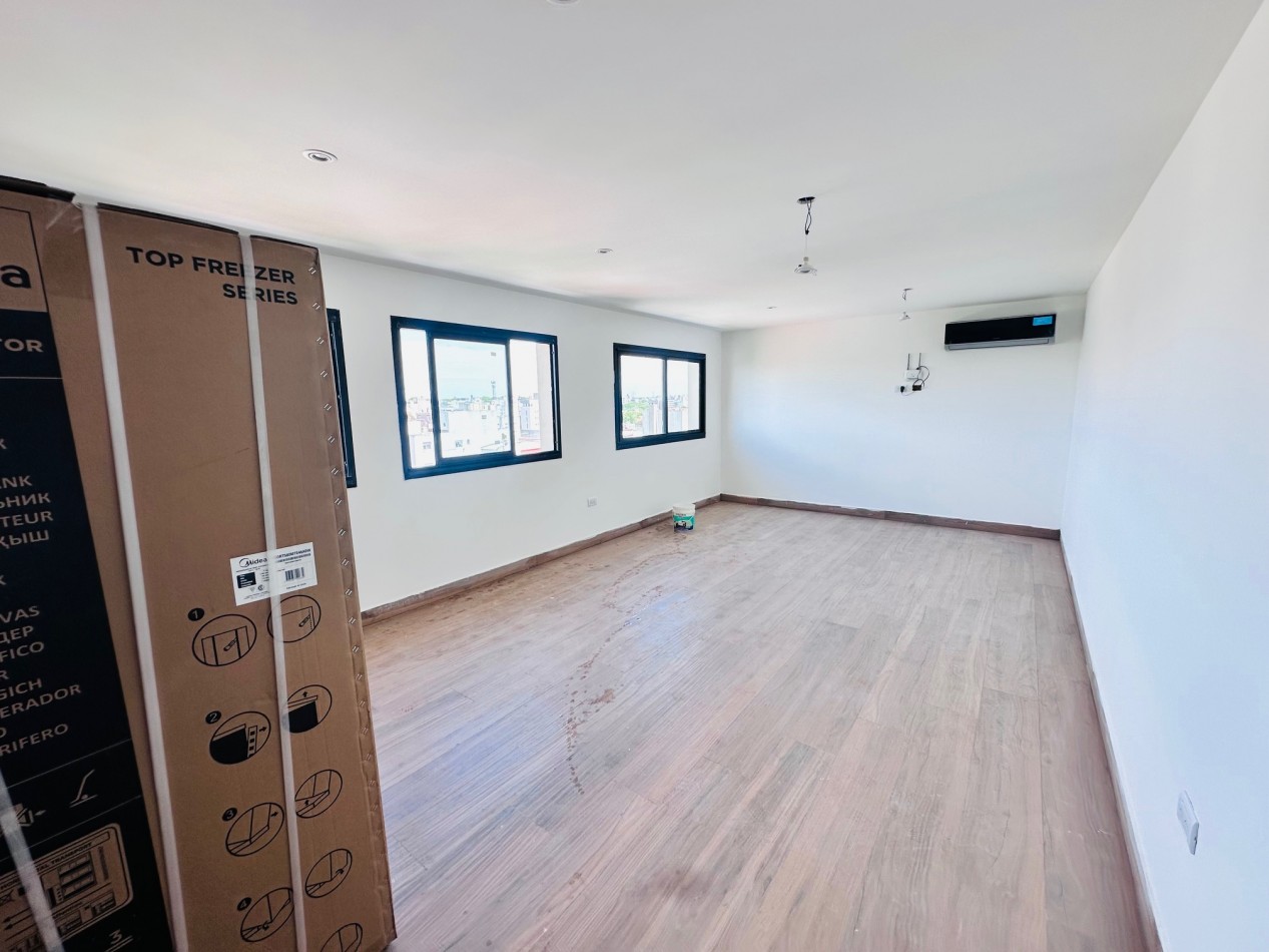 Semipiso al frente a estrenar con cochera zona Guemes