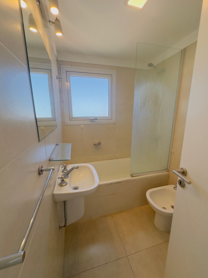 Departamento con cochera muy luminoso vista parcial al mar La Perla