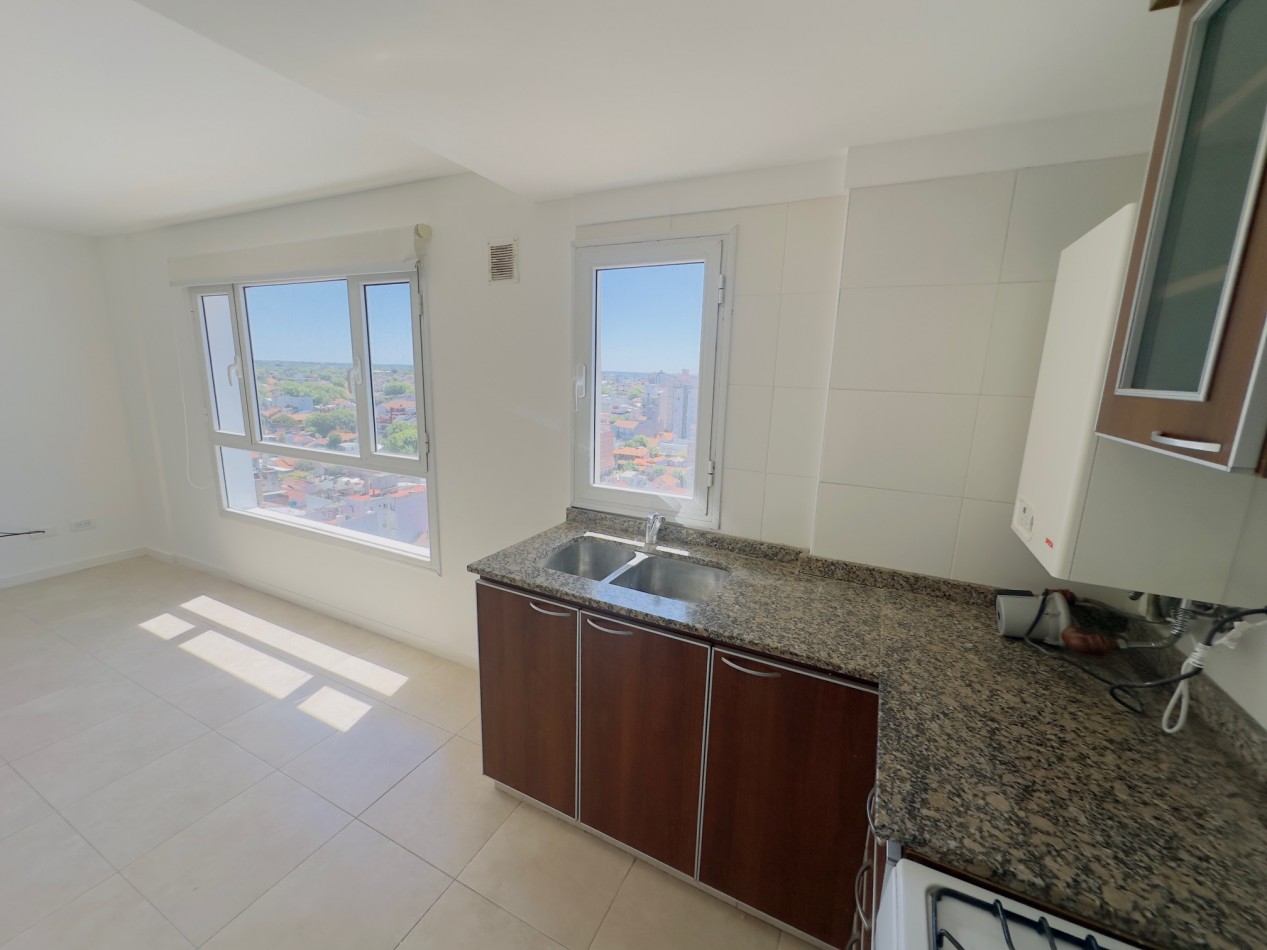 Departamento con cochera muy luminoso vista parcial al mar La Perla