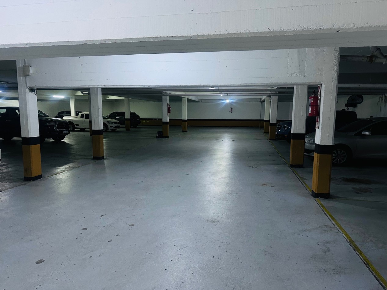 Departamento 3 Ambientes con dependencia, cochera y baulera frente al mar Playa Grande