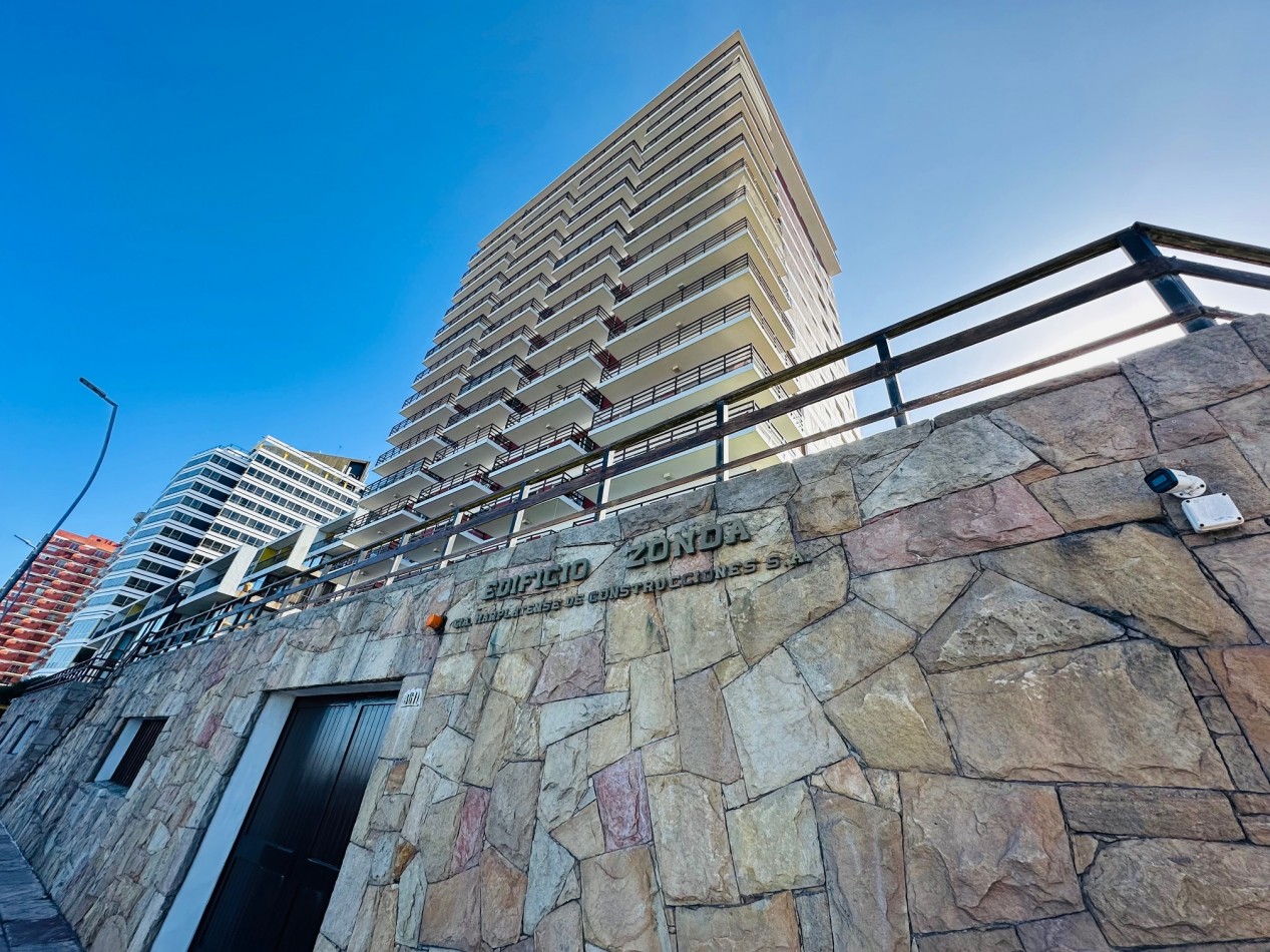 Departamento 3 Ambientes con dependencia, cochera y baulera frente al mar Playa Grande