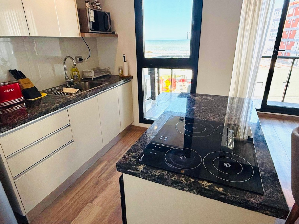 Departamento moderno dos ambientes con cochera y vista al mar