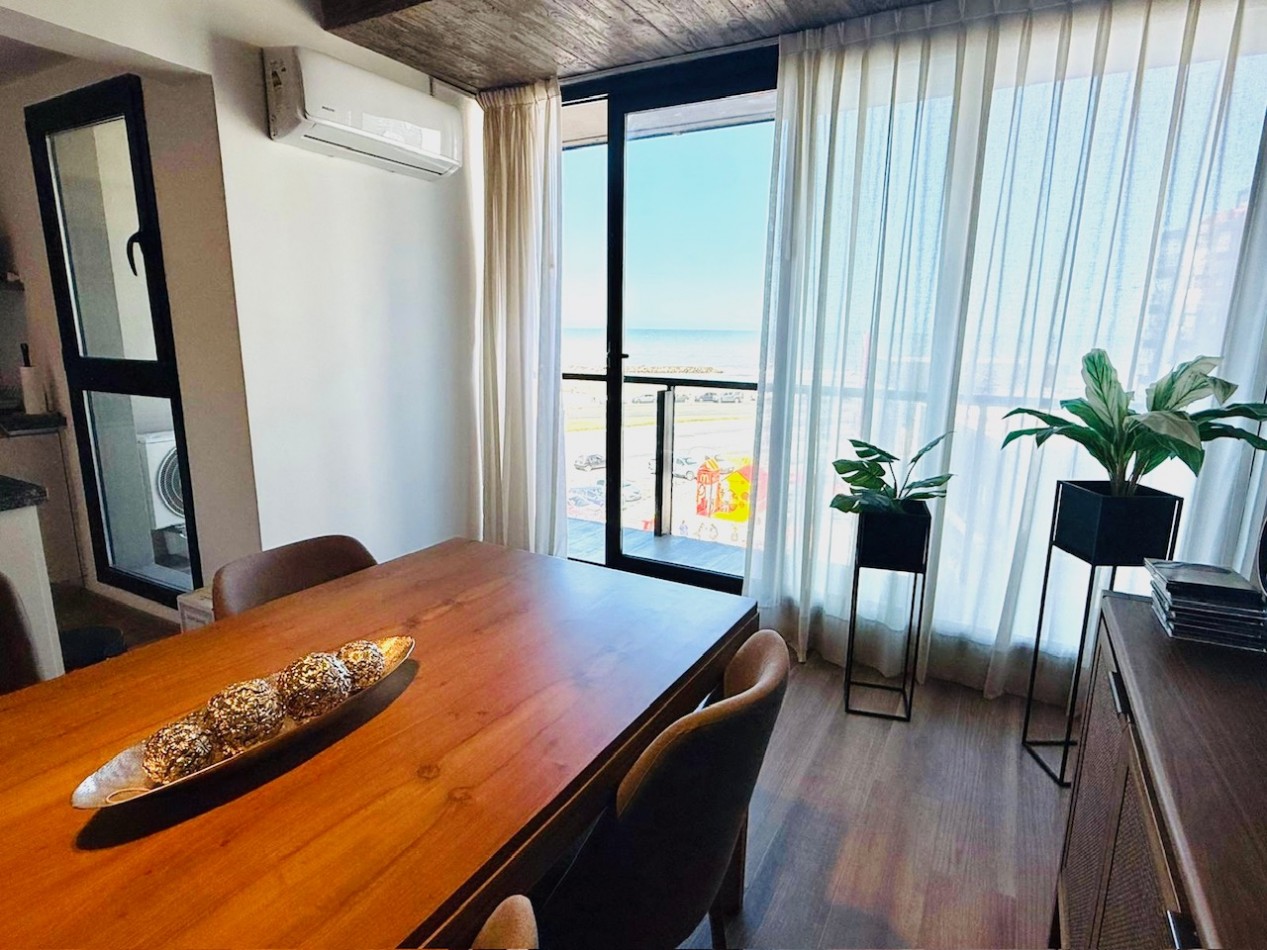 Departamento moderno dos ambientes con cochera y vista al mar