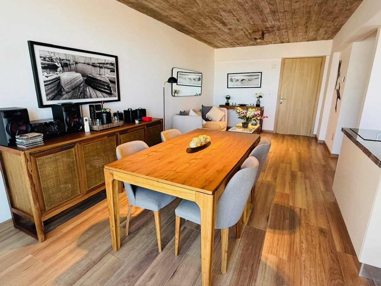 Departamento moderno dos ambientes con cochera y vista al mar