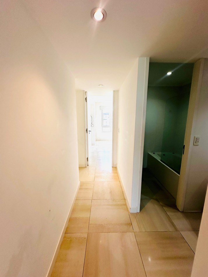 Amplio Semipiso 3 Dormitorios 2 cocheras y baulera con vista al mar y el golf