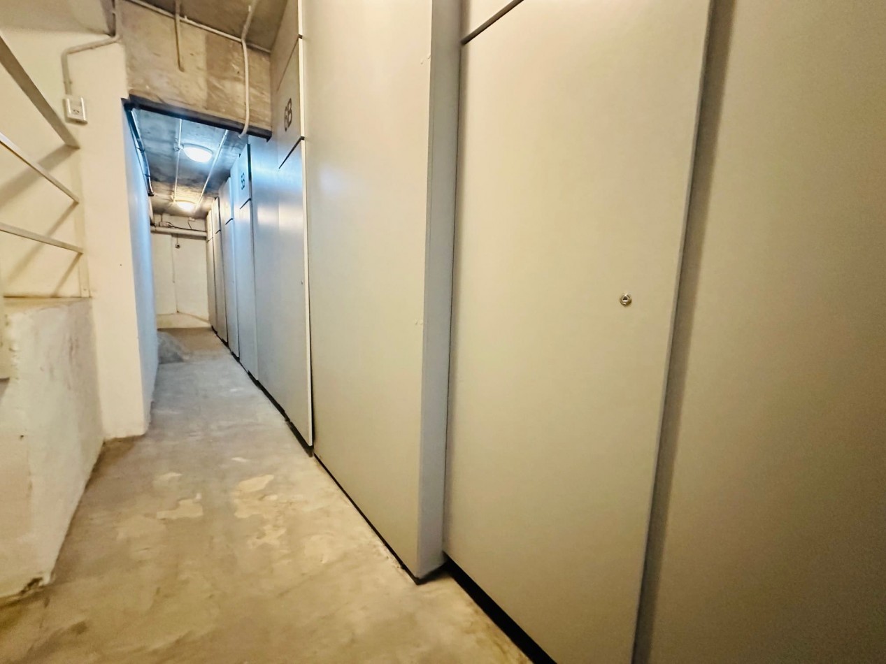 Amplio Semipiso moderno 3 Dormitorios 2 cocheras y baulera con vista al mar y el golf