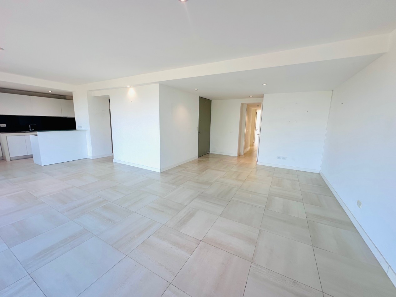 Amplio Semipiso moderno 3 Dormitorios 2 cocheras y baulera con vista al mar y el golf