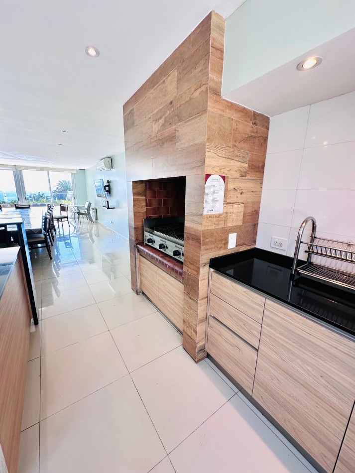 Departamento moderno 3 ambientes, 2 cocheras y amenities frente al mar