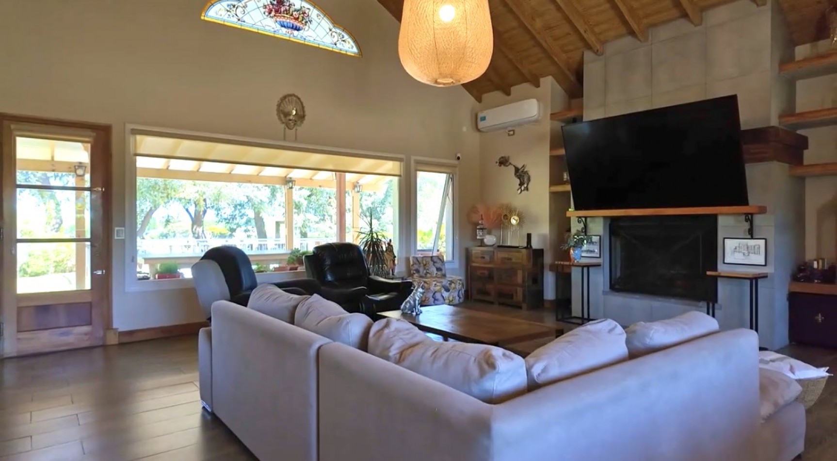 Amplia Casa con pileta barrio privado Arenas del Sur