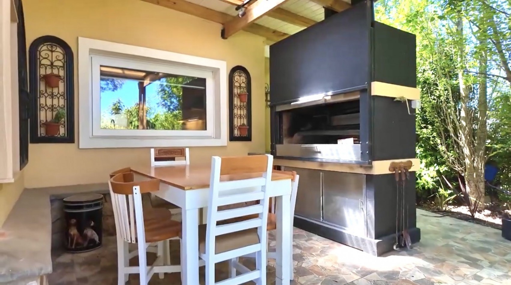 Amplia Casa con pileta barrio privado Arenas del Sur