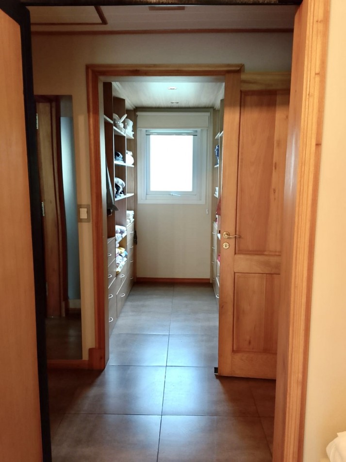 Amplia Casa con pileta barrio privado Arenas del Sur