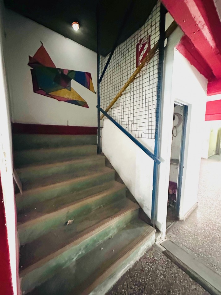 Amplio Local comercial sobre Avenida Juan B Justo