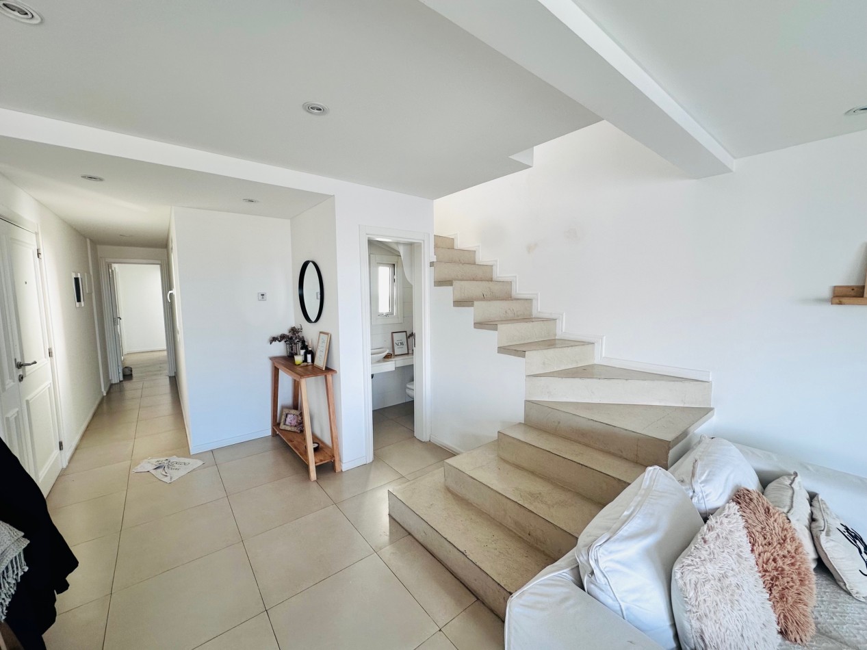 Piso en duplex con quincho, solarium y jacuzzi privado Playa Varese