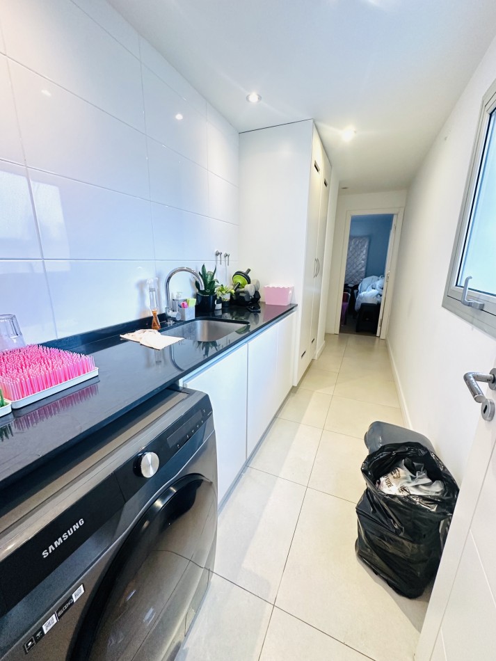 Semipiso 4 ambientes mas dependencia con amenities frente al mar
