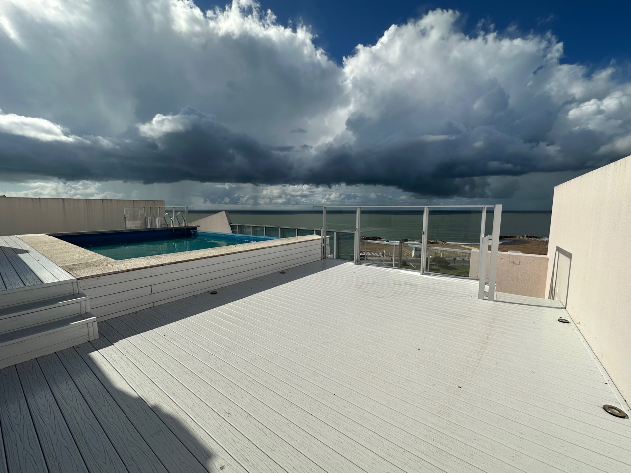  Semipiso 4 ambientes mas dependencia con amenities frente al mar