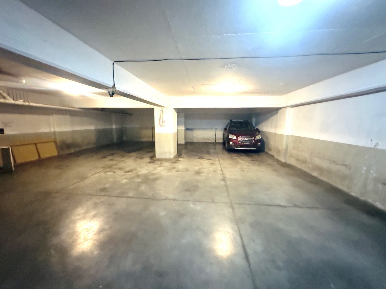 Alquiler Oficina moderna con cochera cubierta