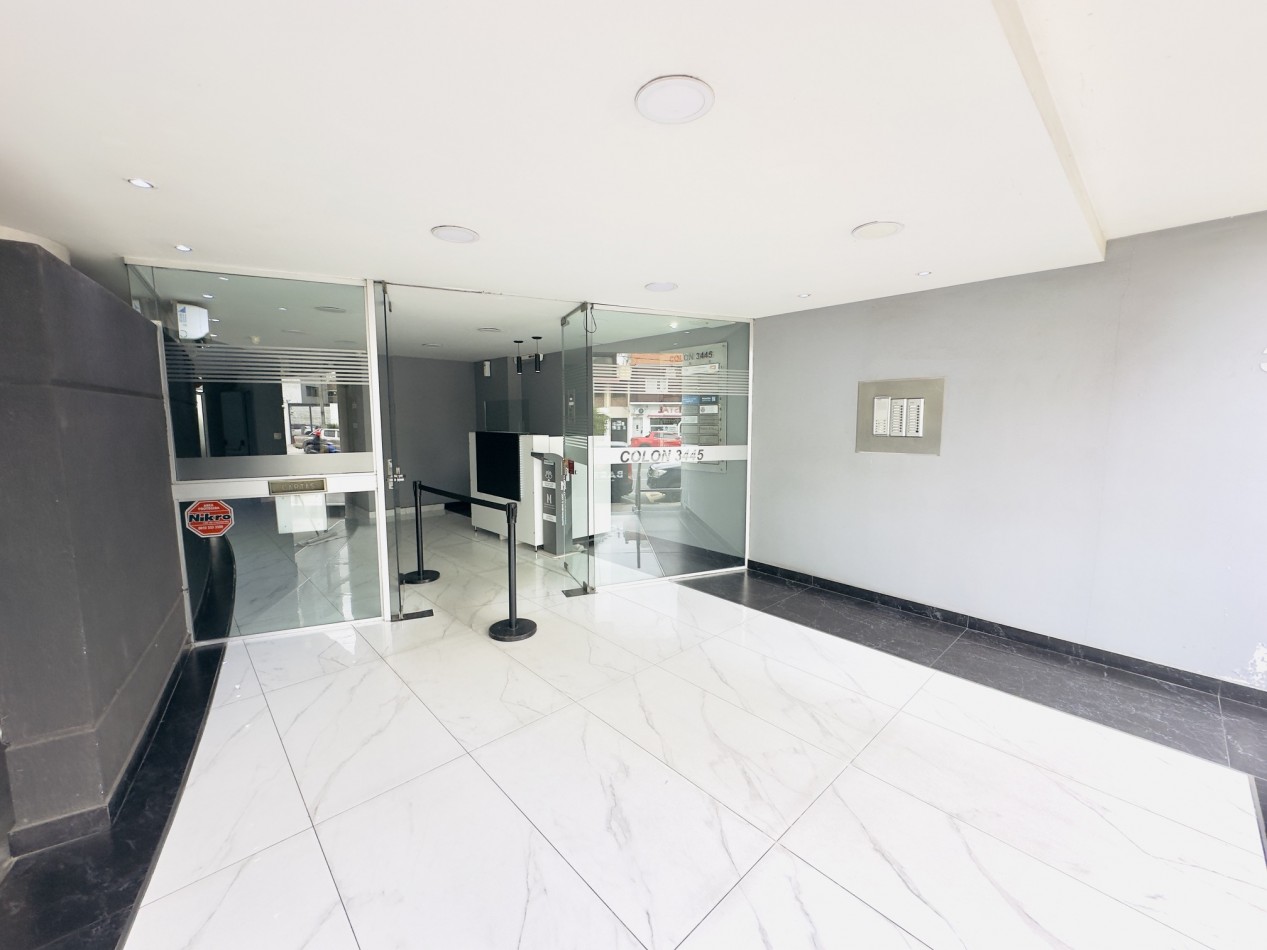 Alquiler Oficina moderna con cochera cubierta