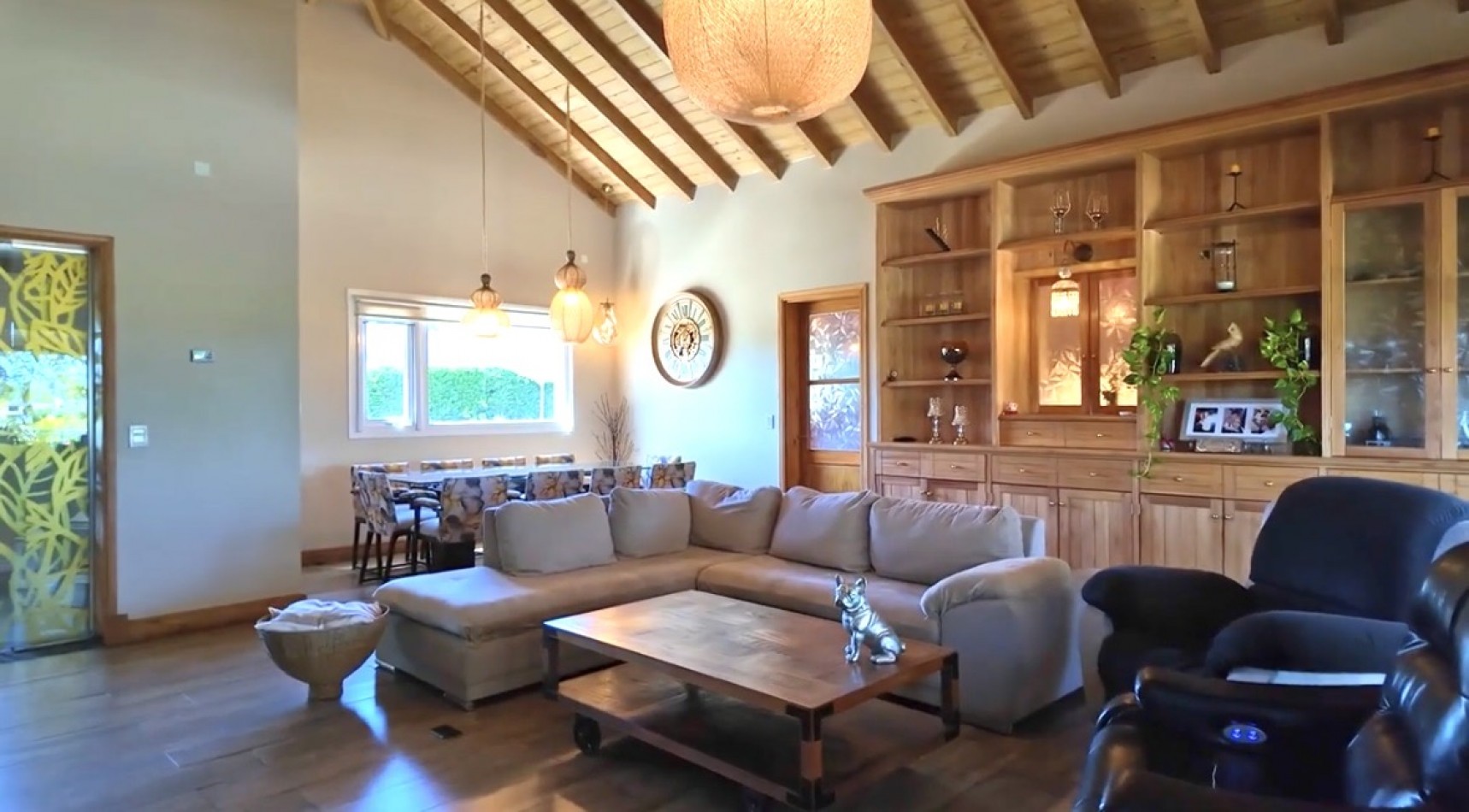 Amplia Casa con pileta climatizada barrio privado Arenas del Sur