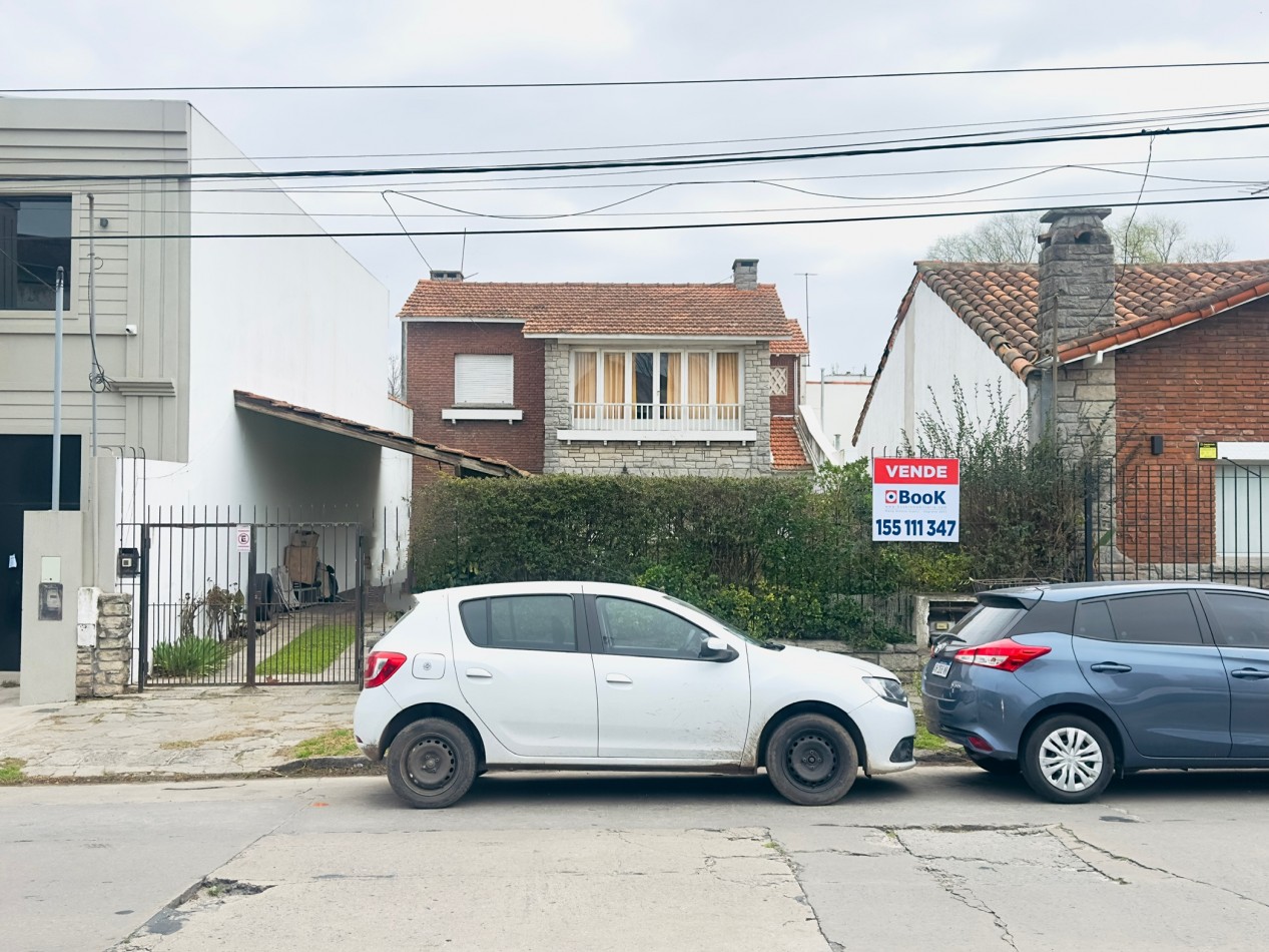 Lote con residencia, posibilidad desarrollo inmobiliario en centro comercial Guemes