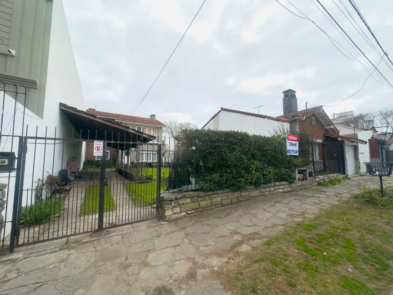 Lote con residencia, posibilidad desarrollo inmobiliario en centro comercial Guemes