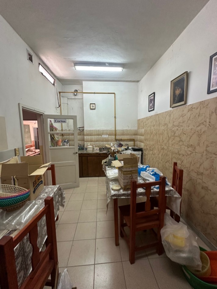 Amplia propiedad uso comercial-institucion-profesional