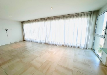 Amplio Semipiso moderno 3 Dormitorios 2 cocheras y baulera con vista al mar y el golf