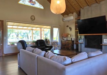 Amplia Casa con pileta barrio privado Arenas del Sur