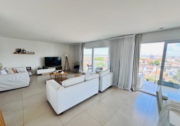 Piso en duplex con quincho, solarium y jacuzzi privado Playa Varese
